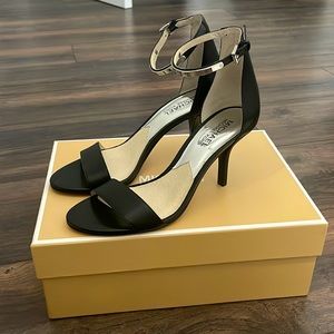 Brand new! Michael Korks heels 👠✨🤩